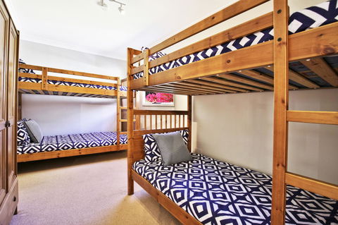 Hayes Beach House I Award Winner I 4 Mins To Beach - Accommodation Port Hedland 10