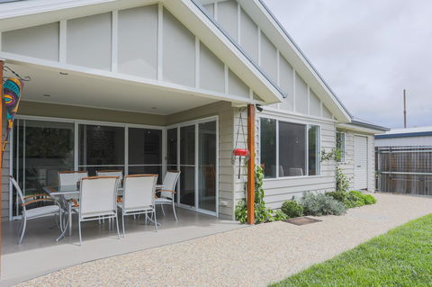 Armidale Cottage - House 2 - Accommodation Port Hedland 0