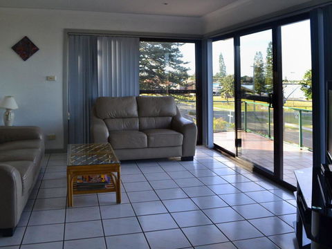 Oxley 8 At Tuncurry - Accommodation Port Hedland 0