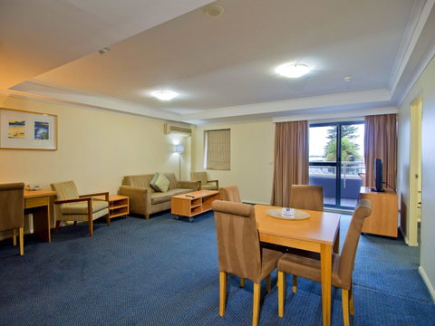 Oaks The Entrance Waterfront Suites - Accommodation Port Hedland 8