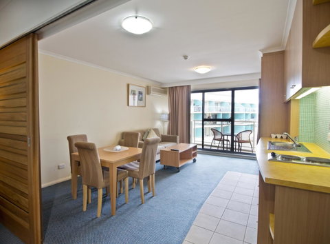 Oaks The Entrance Waterfront Suites - Accommodation Port Hedland 11
