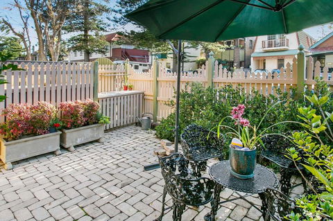 Oversized 2 Bedroom Manly Beach House - Accommodation Port Hedland 1