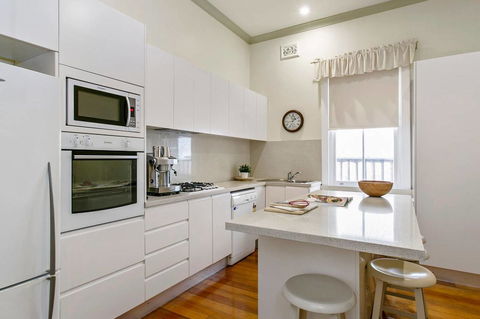 Oversized 2 Bedroom Manly Beach House - Accommodation Port Hedland 3
