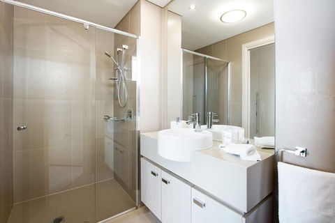 The Junction Palais - Modern And Spacious 2BR Bondi Junction Apartment Close To Everything - Accommodation Port Hedland 2