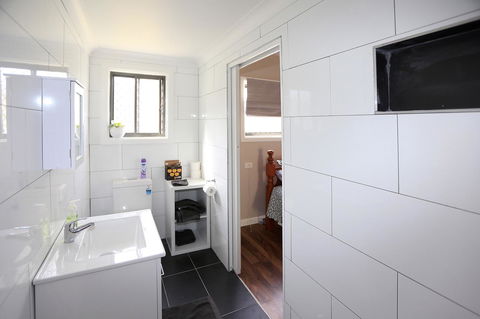 Pound Creek Gallery - Accommodation Port Hedland 6