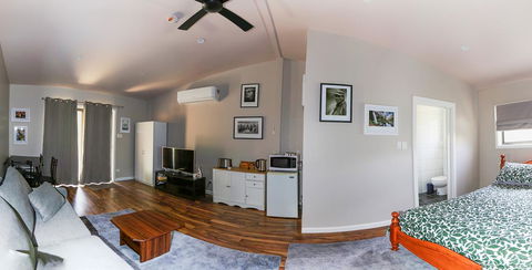 Pound Creek Gallery - Accommodation Port Hedland 0