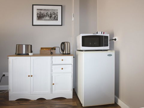 Pound Creek Gallery - Accommodation Port Hedland 11