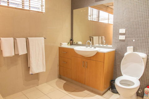 Belmont - Accommodation Port Hedland 12