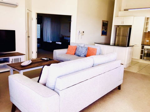 Boathouse Resort (Water Front) - Accommodation Port Hedland 9