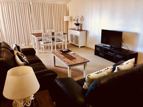 Boathouse Resort (Water Front) - Accommodation Port Hedland 5