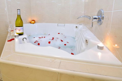 Boathouse Resort (Water Front) - Accommodation Port Hedland 18