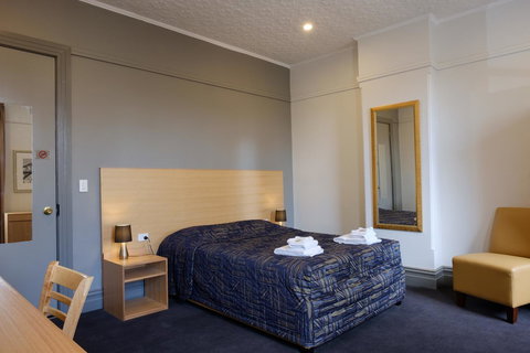 Royal Exhibition Hotel - Accommodation Port Hedland 13