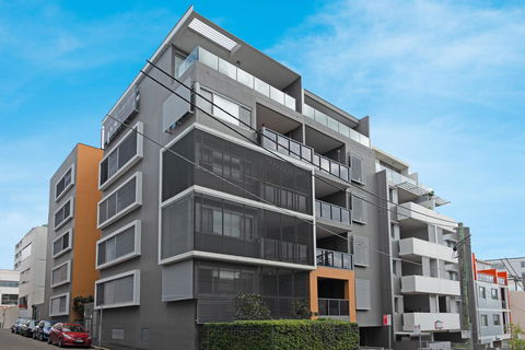 Large Light Luxe 3BDR 2BA Free Parking - Walk To Sydney Uni And RPA - Accommodation Port Hedland 11