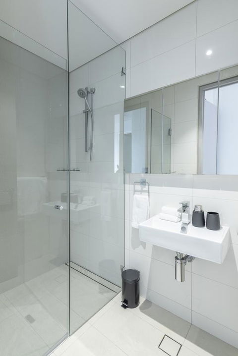 Large Light Luxe 3BDR 2BA Free Parking - Walk To Sydney Uni And RPA - Accommodation Port Hedland 8