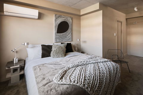 The Collectionist Newtown - Accommodation Port Hedland 13