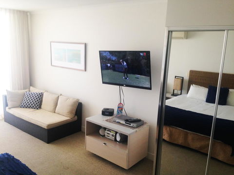 BASE Holidays - Ettalong Beach Premium Apartments - Accommodation Port Hedland 32