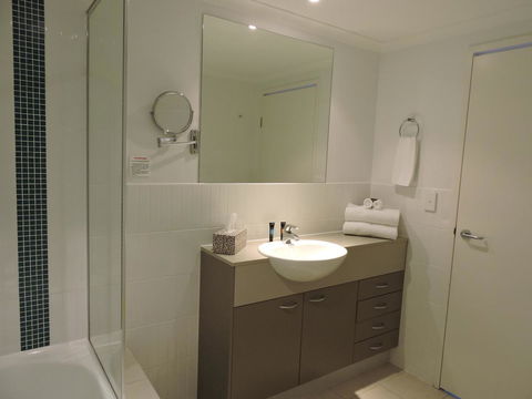 BASE Holidays - Ettalong Beach Premium Apartments - Accommodation Port Hedland 6
