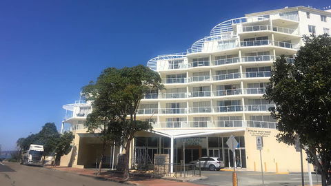 BASE Holidays - Ettalong Beach Premium Apartments - Accommodation Port Hedland 0