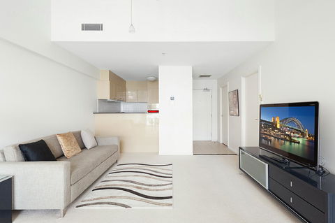Waterfront Apartment On Sydney Harbour - Accommodation Port Hedland 7