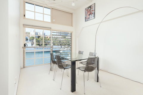 Waterfront Apartment On Sydney Harbour - Accommodation Port Hedland 2