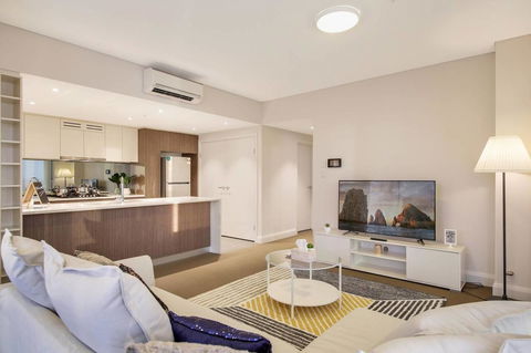 Stunning Sunset Water View 2BEDs On High Rises - Accommodation Port Hedland 1