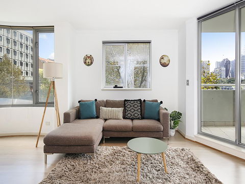Lower Bridge And Sails - Executive 2BR Darlinghurst Apartment With Balcony And Rooftop Views - Accommodation Port Hedland 4
