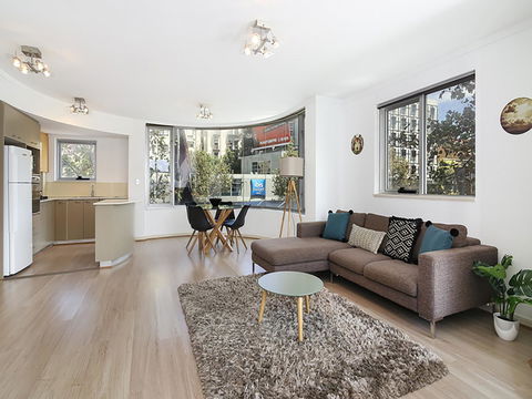 Lower Bridge And Sails - Executive 2BR Darlinghurst Apartment With Balcony And Rooftop Views - Accommodation Port Hedland 0