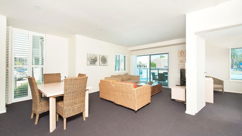 Pacific Blue, Salamander Bay - Accommodation Port Hedland 35