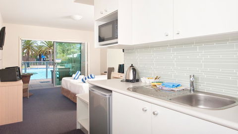 Pacific Blue, Salamander Bay - Accommodation Port Hedland 40