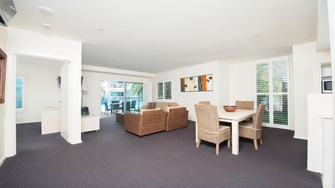 Pacific Blue, Salamander Bay - Accommodation Port Hedland 1
