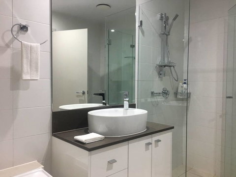 Specious Apartment With 2 Large Bedrooms - Accommodation Port Hedland 10