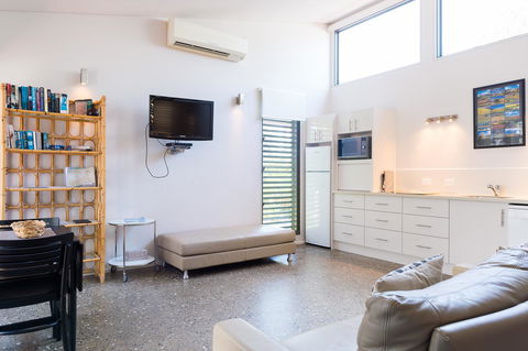 By The Beach B&B Self Contained Apartments - Accommodation Port Hedland 9