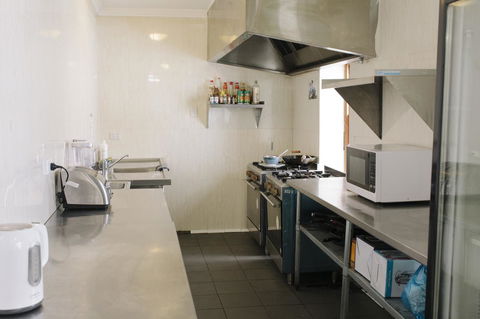 Mad Monkey Broadway - Accommodation Port Hedland 18
