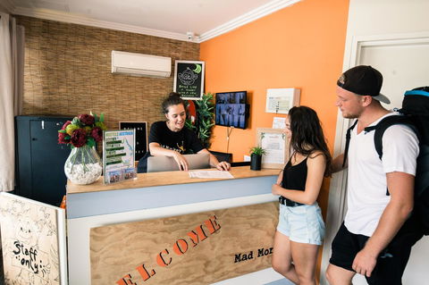 Mad Monkey Broadway - Accommodation Port Hedland 10
