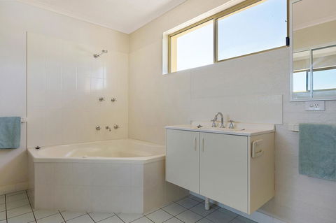 Baywatch Apartments Merimbula - Accommodation Port Hedland 16