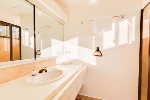 Pacific Towers Beach Resort - Accommodation Port Hedland 28