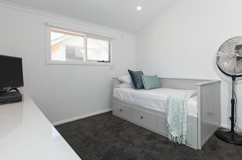 Elegant Family Home Close To Harbour And Views - Accommodation Port Hedland 8