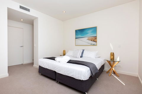 The Penthouse - Accommodation Port Hedland 13