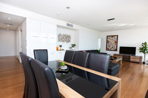 The Penthouse - Accommodation Port Hedland 8