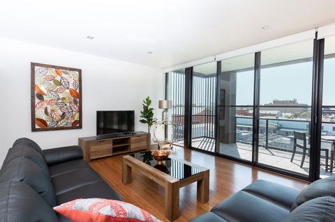 The Penthouse - Accommodation Port Hedland 10
