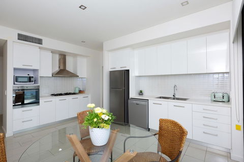 The Penthouse - Accommodation Port Hedland 6