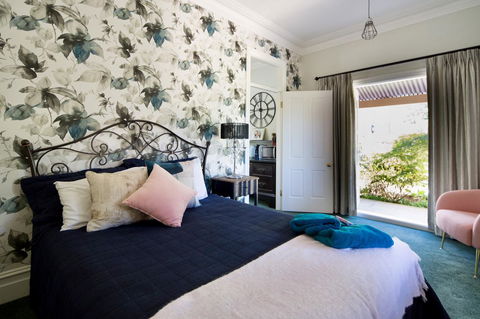 Chanticleer Gardens Barn Cottage With A Pool - Accommodation Port Hedland 35