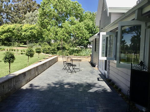 Chanticleer Gardens Barn Cottage With A Pool - Accommodation Port Hedland 4
