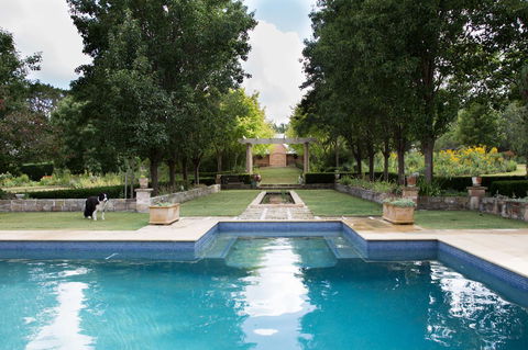 Chanticleer Gardens Barn Cottage With A Pool - Accommodation Port Hedland 15