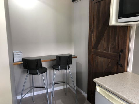 Chanticleer Gardens Barn Cottage With A Pool - Accommodation Port Hedland 23