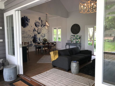 Chanticleer Gardens Barn Cottage With A Pool - Accommodation Port Hedland 28