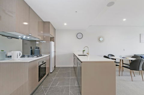 Stylish And Neat Two Bed Apartment In Wentworth Point - Accommodation Port Hedland 5