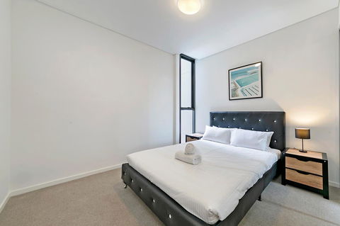 Stylish And Neat Two Bed Apartment In Wentworth Point - Accommodation Port Hedland 6