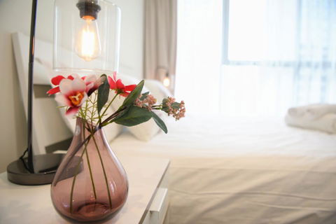 Sydney CBD Modern 2 Bedroom Apartment + Free Car Parking - Accommodation Port Hedland 27