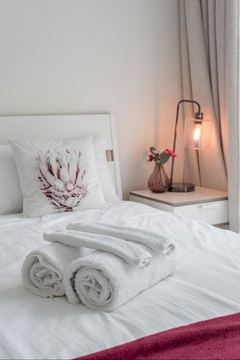 Sydney CBD Modern 2 Bedroom Apartment + Free Car Parking - Accommodation Port Hedland 10
